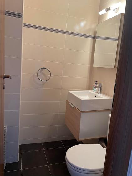 Apartament cu 3 camere decomandat în Obor