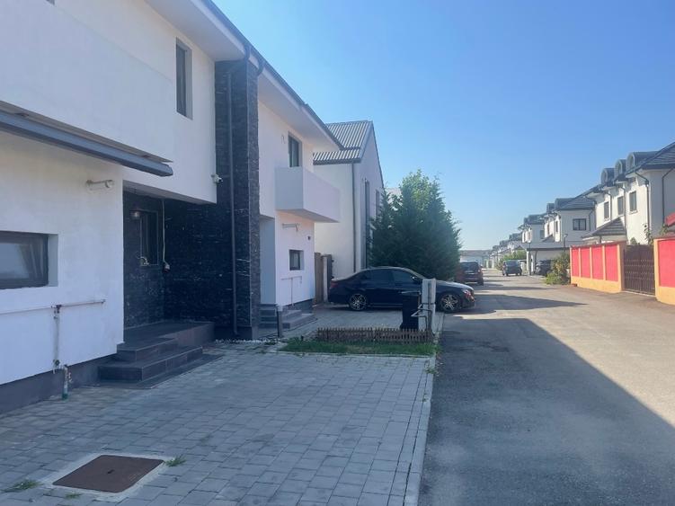 Duplex cu 5 camere cu Garaj în Corbeanca