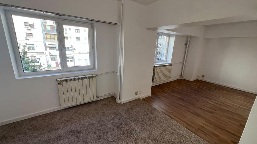 Apartament cu 3 camere decomandat, mobilat în Unirii