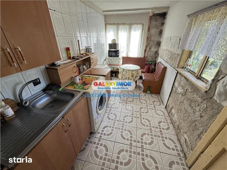 Casă cu 3 camere cu Teren 1200 Mp în Central