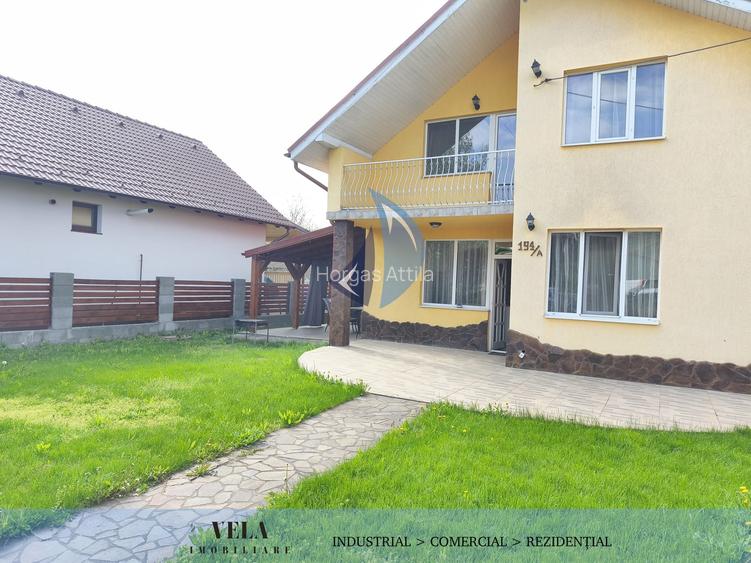 Casa cu mansarda in Acatari