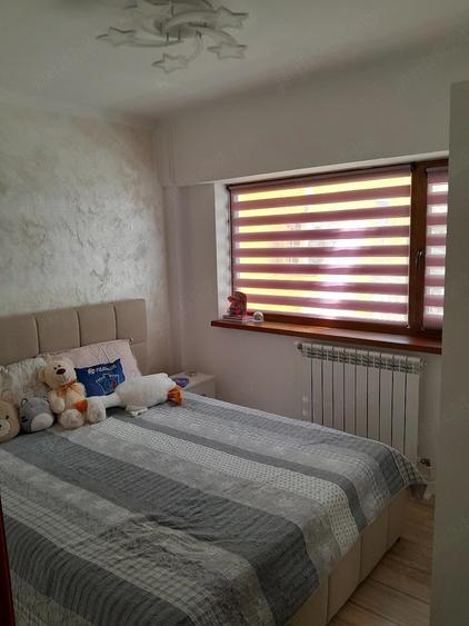 Apartament cu 3 camere decomandat în Obor
