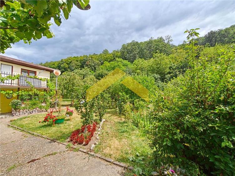 Casă individuală cu 4 camere cu Teren 2000 Mp în Cuiaș