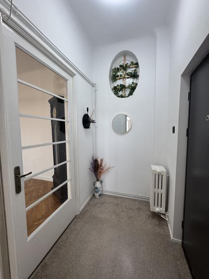 Apartament cu 3 camere semidecomandat în Rosetti