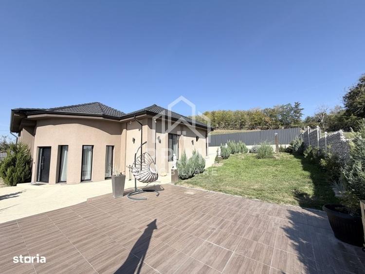 Casă cu 4 camere în Aronești