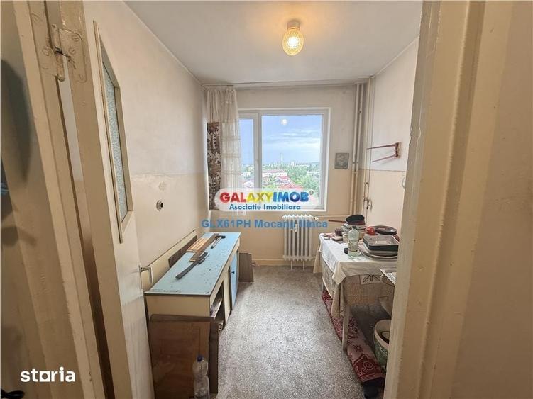 Apartament cu 3 camere semidecomandat în Cina