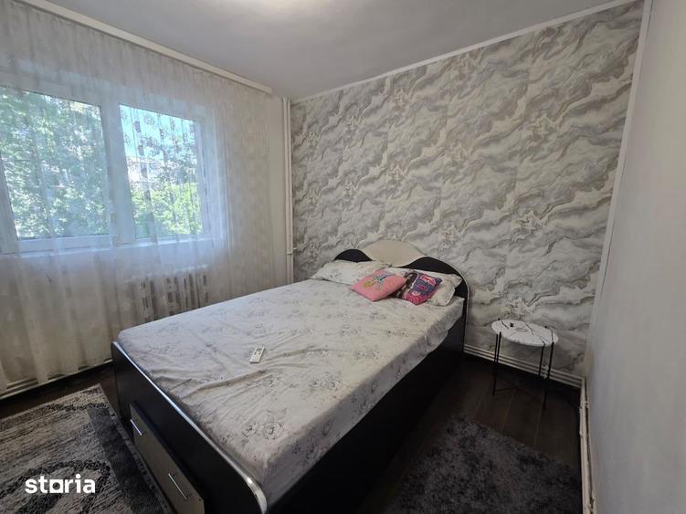 Apartament cu 3 camere decomandat în Mircea cel Bătrân