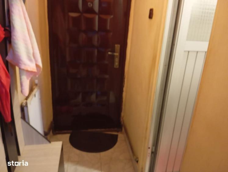 Apartament cu 2 camere semidecomandat în 9 Mai