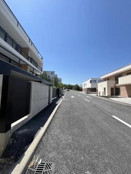 Duplex cu 4 camere cu Canalizare în Europa