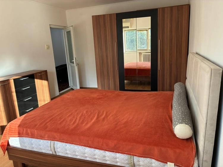 Apartament cu 2 camere decomandat, mobilat în Central