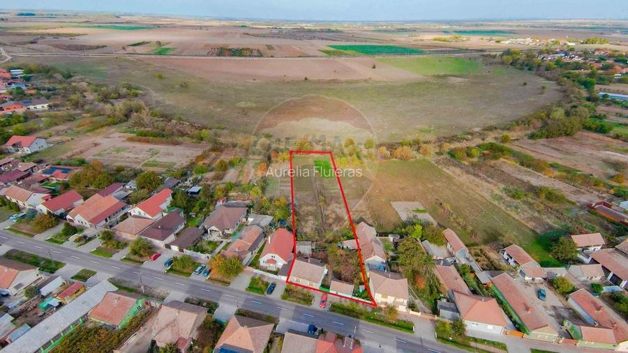 De vanzare casa cu teren de 3036 mp in Bors