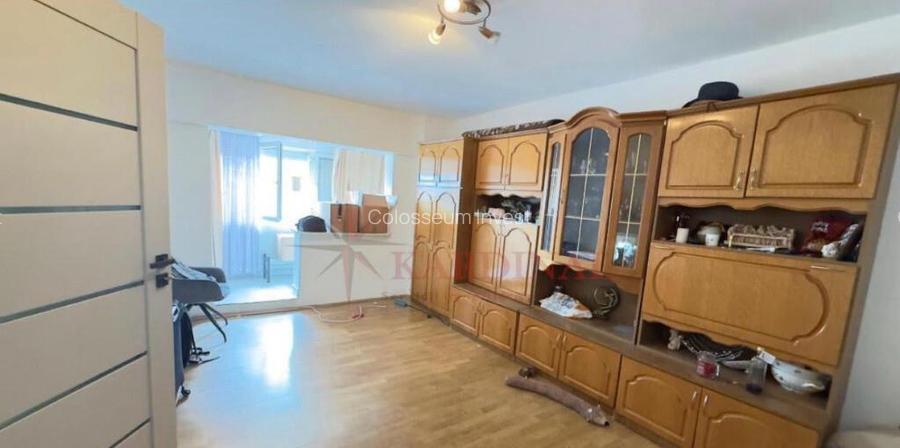 Apartament 2 camere, decomandat - zona Centru Civic