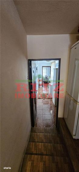 CASA DE VANZARE CU GARAJ,ZONA BOLD - 8