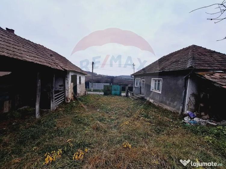Casa cu 2 camere si teren de vanzare - 3
