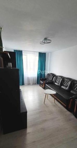Apartament 3 camere Crangasi Apartament 3 camere Crangasi