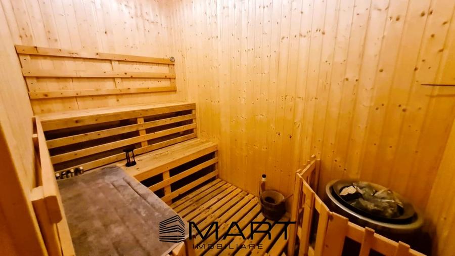 Pensiune cu 67 locuri de cazare, zona Curmatura - 8