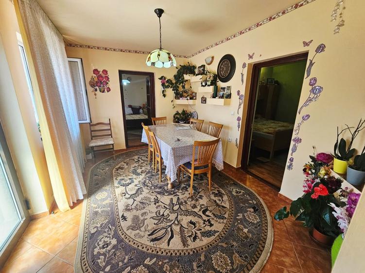 Casă spațioasă cu 9 camere în Strejnicu – pentru locuință, birouri - 47