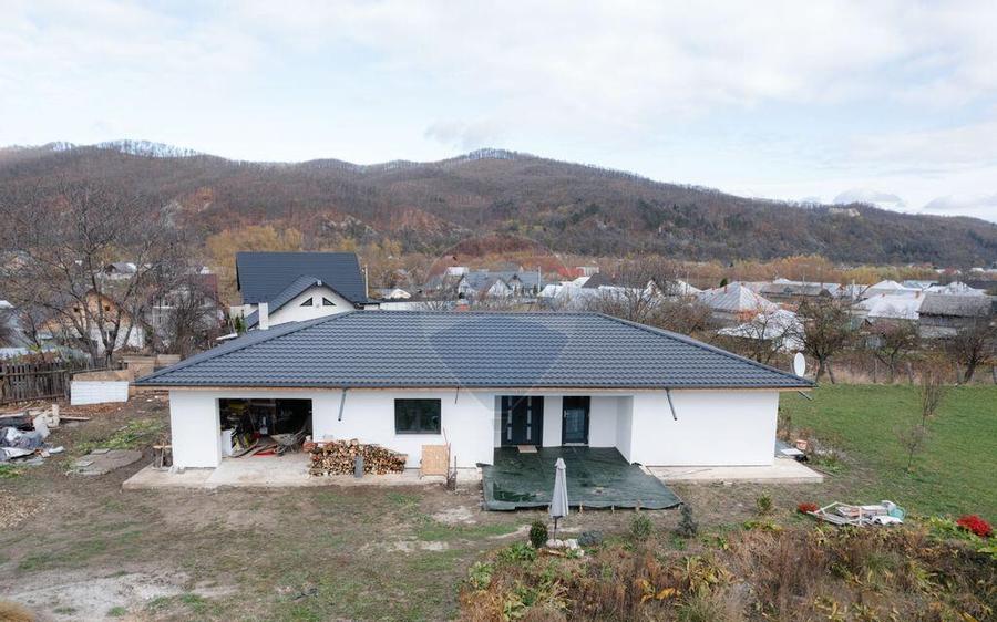 Casa / Vila cu 5 camere de vanzare - 3