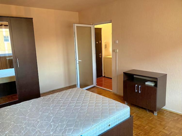 garsonieră decomandata, situata la etajul 1 in cartierul Cedonia - 3