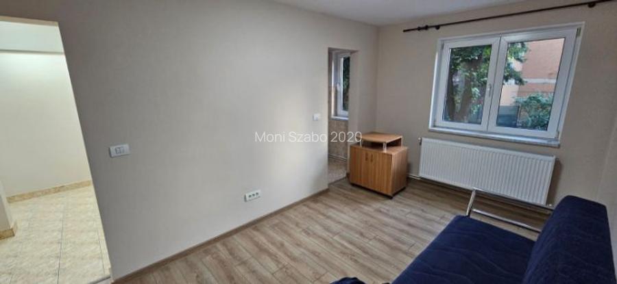 Vând garsonieră et. 1/4, în bloc de apartamente, zona Romanilor, Arad Vând garsonieră et. 1/4, în bloc de apartamente, zona Romanilor, Arad