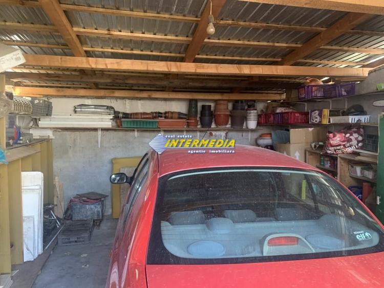 Casa de vanzare 5 camere teren aferent 1410 mp cu toate utilitatile zona Oarda - 7