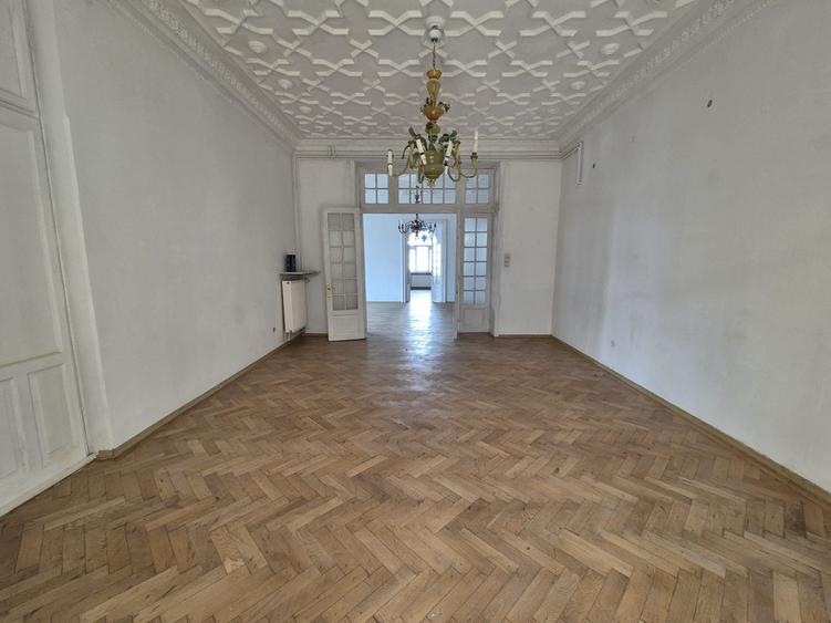 Lascar  Catargiu - Piata Victoriei - 8