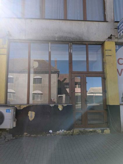 De inchiriat SPATIU COMERCIAL 65 mp Ghimbav, DN1 - 1
