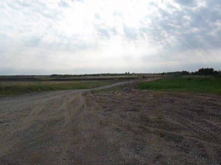 teren langa aeroport - 1