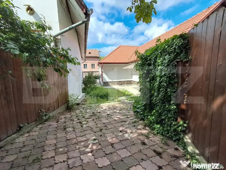 Casă cu 3 camere cu Teren 200 Mp în Central