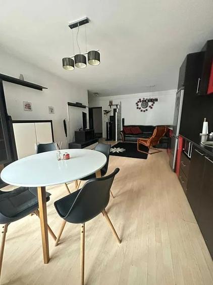 Apartament cu 2 camere, 50 mp, etaj intermediar, cu parcare, zona Petrom - 1