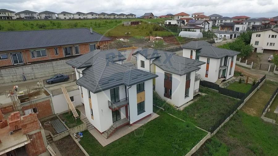 Casa individuala, arhitectura moderna, compartimentare superba, com 0 - 14