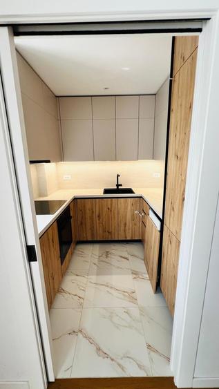 Apartament cu 3 camere semidecomandat în Cotroceni