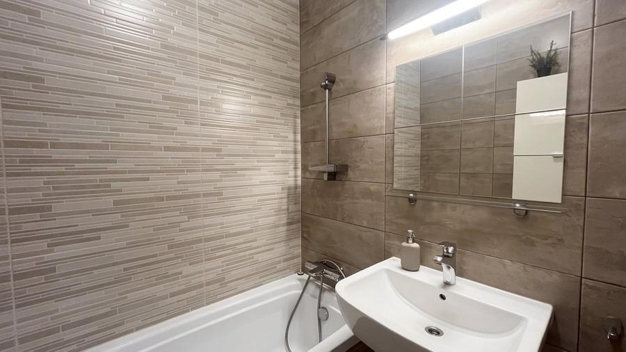 Apartament cu 3 camere decomandat în Bucureștii Noi