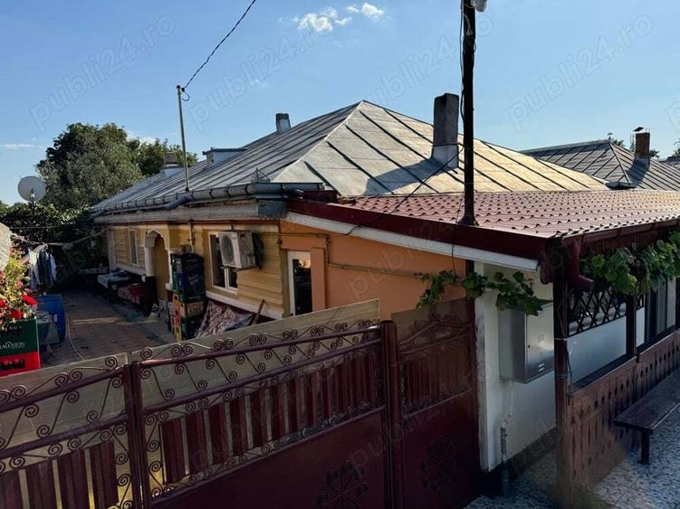 Vand Casa cu spatiu comercial la E85 Filipesti - 2