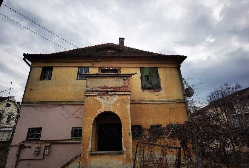 Proprietate Centrală cu Teren 1.124 mp și 462 mp Construiți – Ideal Comercial - 7