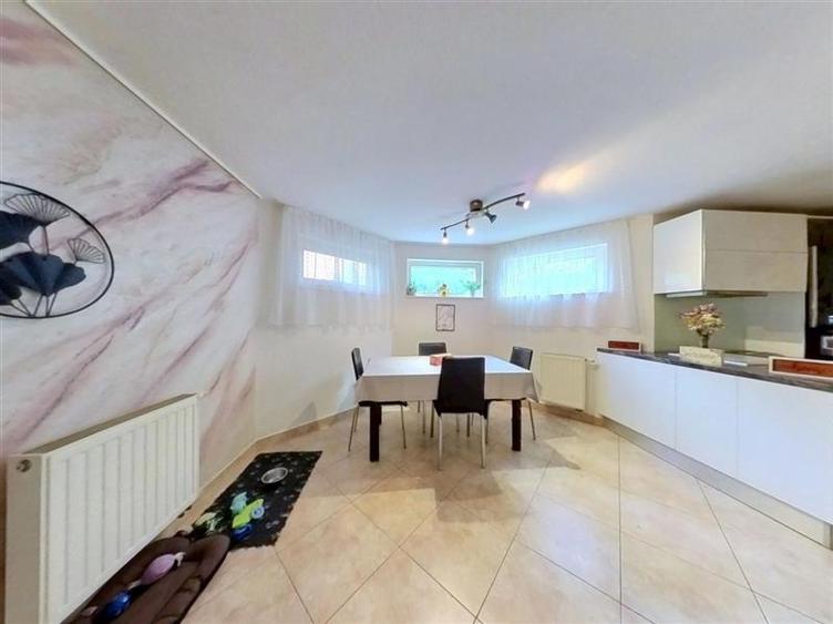 Film&3D! Confort,stil si functionalitate:Vila rezidential/ business,Livezeni,Mur - 3