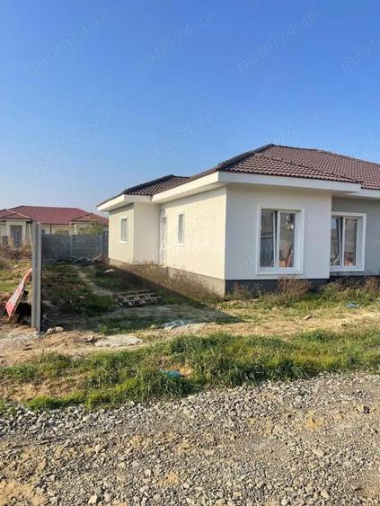 De vanzare casa duplex in zona Mosnita Noua De vanzare casa duplex in zona Mosnita Noua