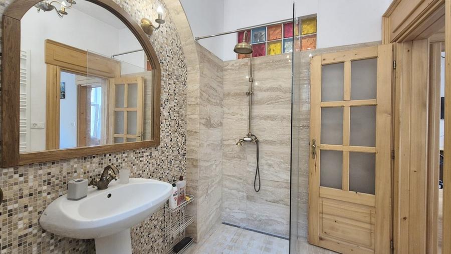 Piața Sfatului, apartament cu 2 camere, termen lung. - 9