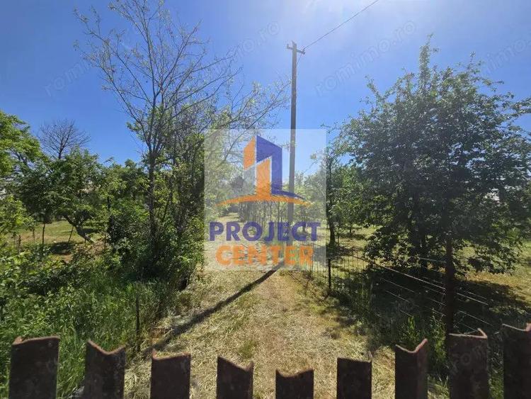 Casa cu 4 camere, anexa si teren de 1416 mp in Leordeni - 1