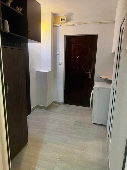 Garsoniera, 25.5 mp + boxa, Micro 40, in spatele Shopping City Galati. - 2