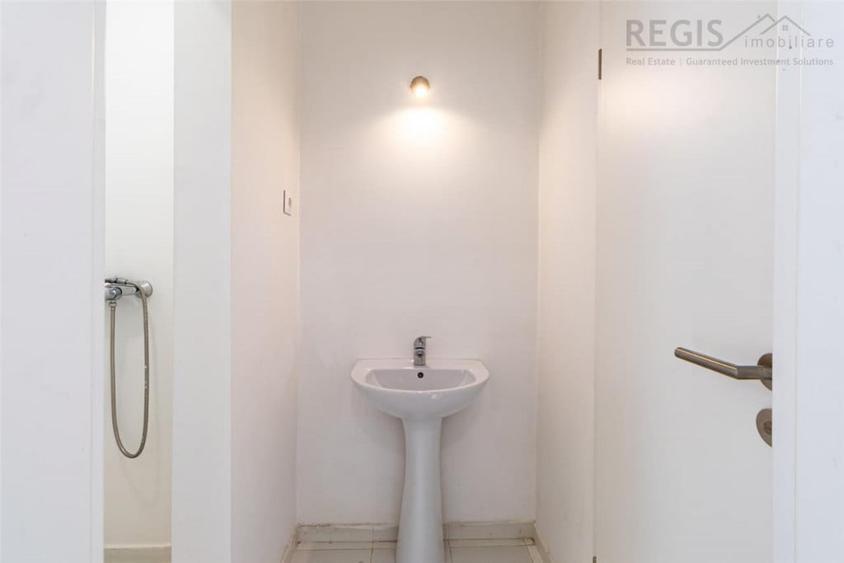 Spațiu comercial, de 64 mp, în Central