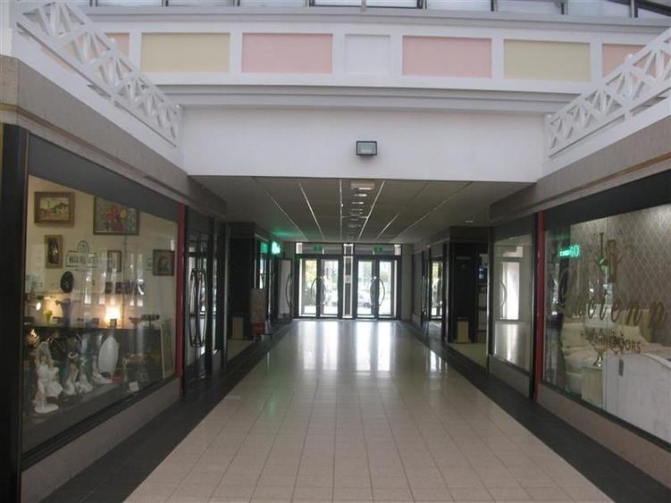 Inchiriere Spatii Comerciale de la 37 mp - 16