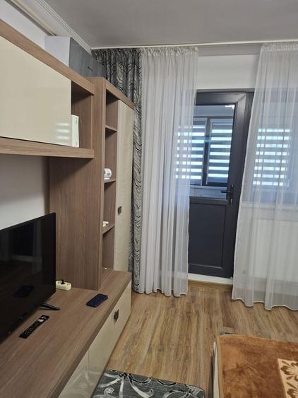 Inchiriez garsoniera - 1