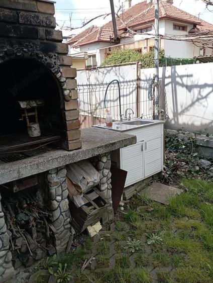 Casa -constructie solida-garaj-curte-zona Gojdu Deva - 5