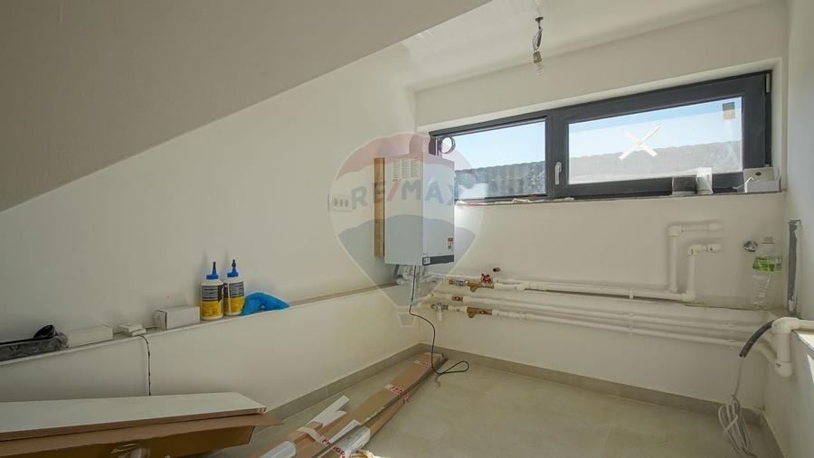 Casa / Vila cu 5 camere de vanzare - 26