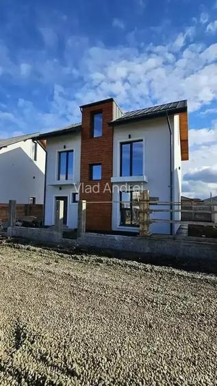 Vila Individuala 5 Camere  | Teren 300m | Mansarda Generoasa |