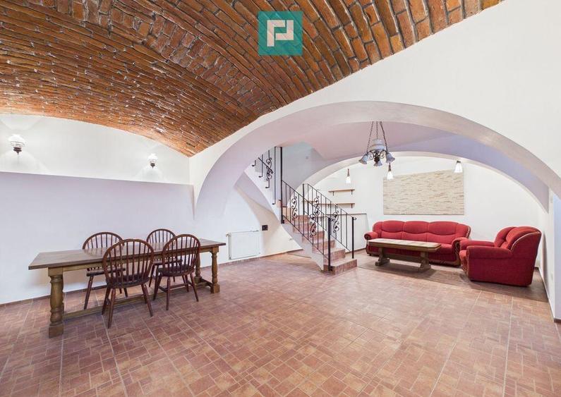 Apartament pe 3 niveluri - ultracentral, Arad - 1