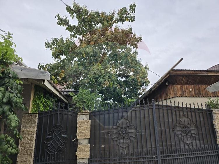 Casa / Vila cu 5 camere de vanzare - 2