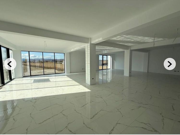 De inchiriat 3 spatii de 200 m2 si hala de 450m2 In Radauti - 4