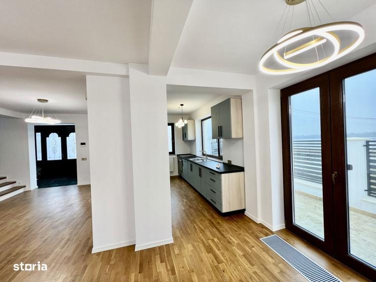 Vila cu Arhitectura Moderna - Vedere la Lac - 15